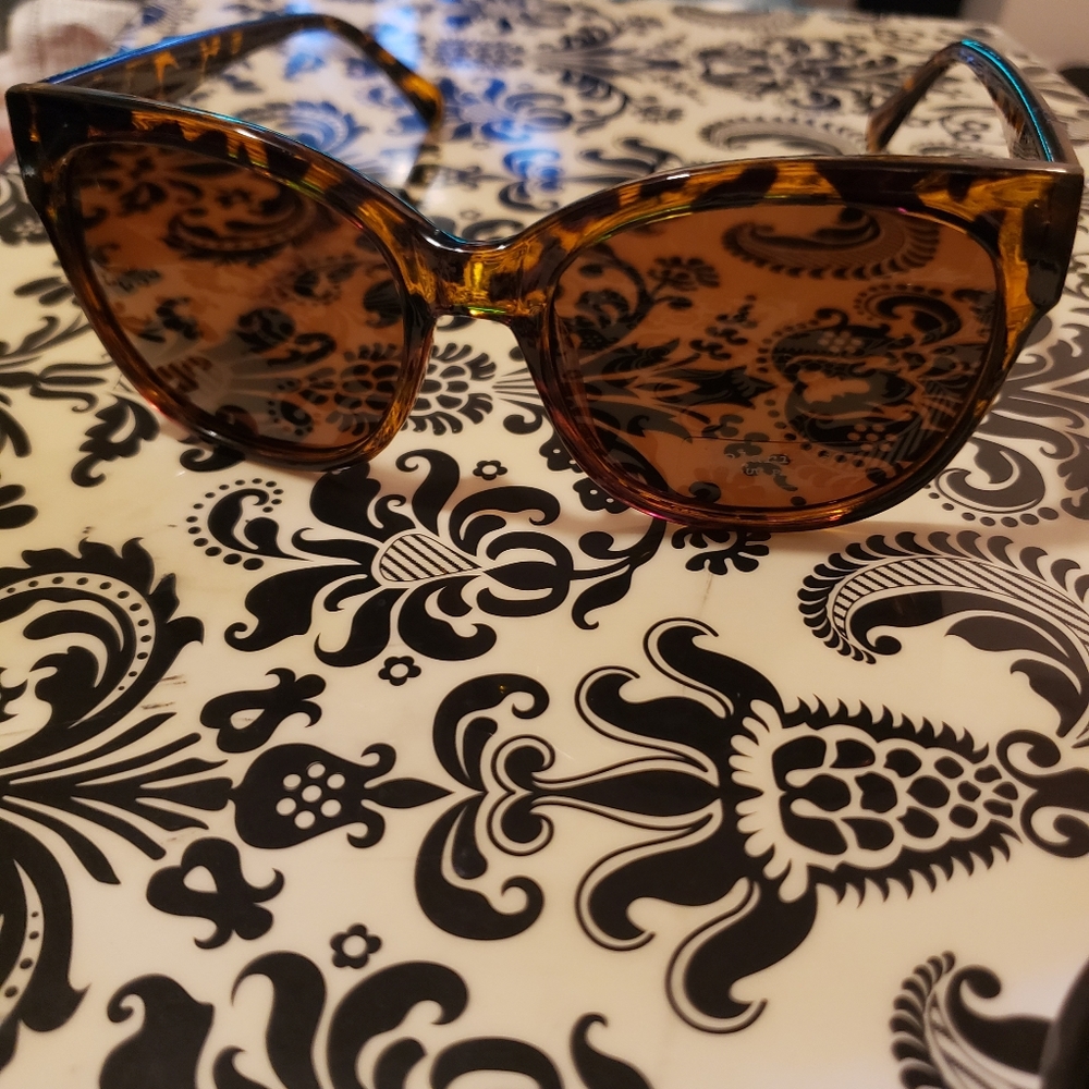Leopard Frame Print Sunglasses